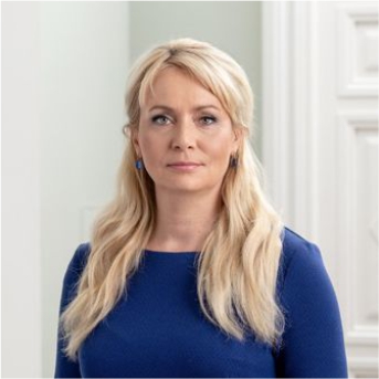 Riina Solman_ametiportree_Foto Renee Altrov