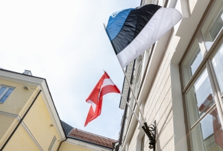 Eesti ja Austria lipp