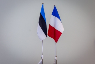 Eesti ja Prantsusmaa lipud